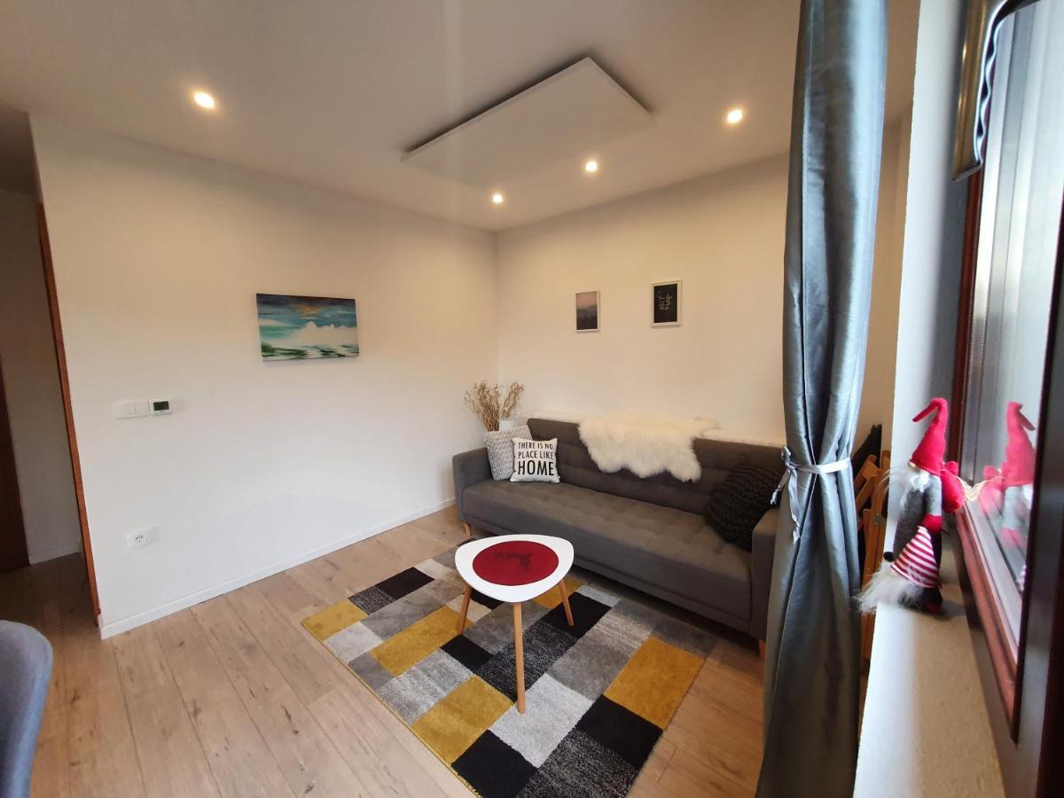 Jelka Apartmani ヤホリナ エクステリア 写真